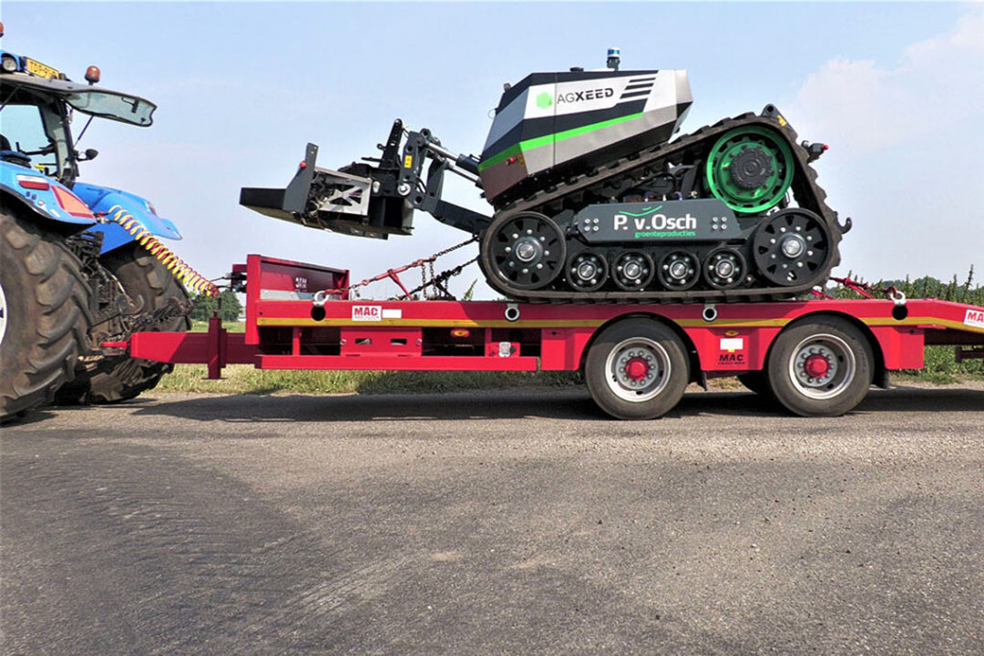 Video | AgXeed robot tractor delivered the Future Farming